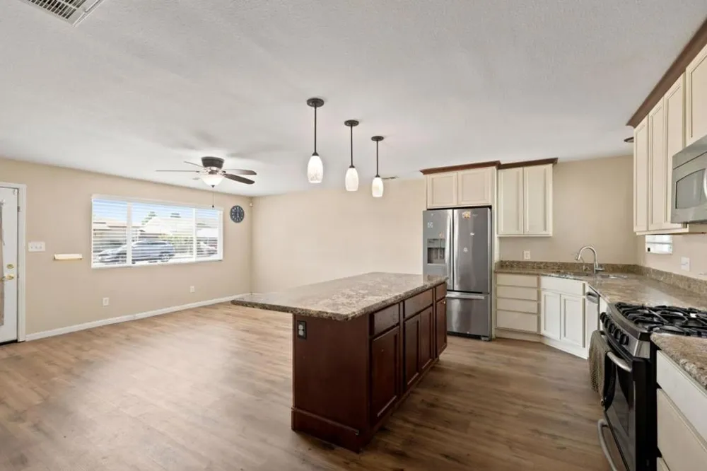 521 Oregon Street Manteca, CA 95337