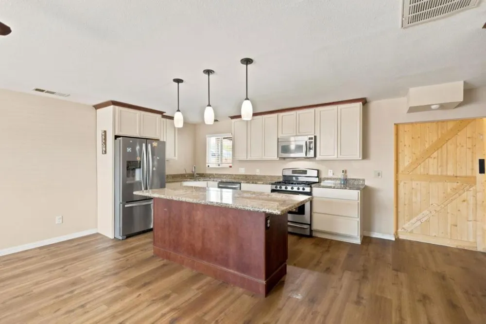 521 Oregon Street Manteca, CA 95337