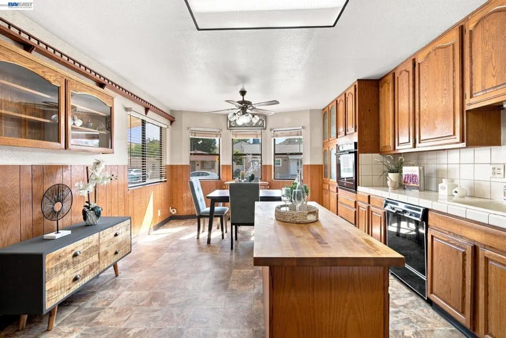 868 Videll St San Lorenzo, CA 94580