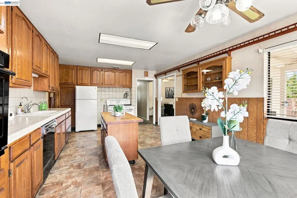 868 Videll St San Lorenzo, CA 94580