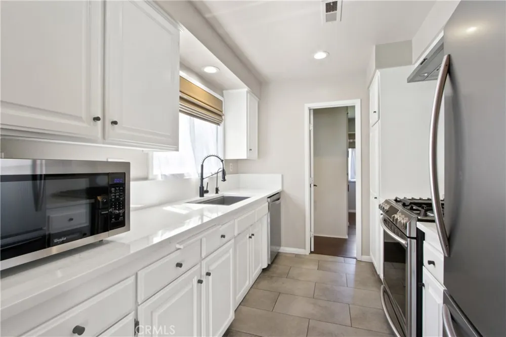 1741 Tustin Avenue #16 D Costa Mesa, CA 92627