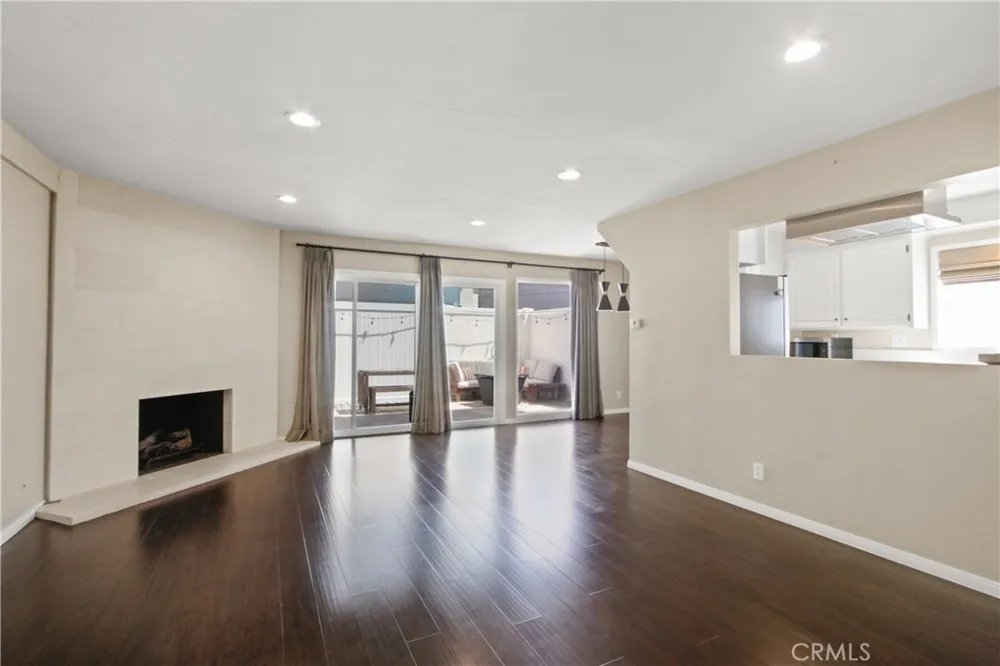 1741 Tustin Avenue #16 D Costa Mesa, CA 92627