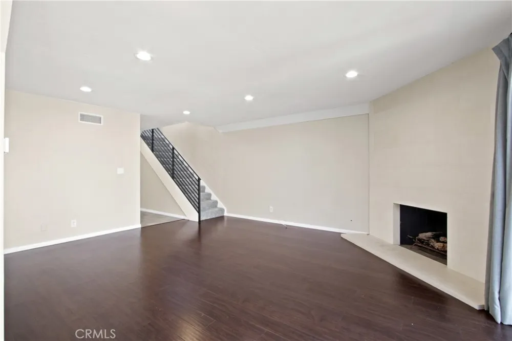 1741 Tustin Avenue #16 D Costa Mesa, CA 92627