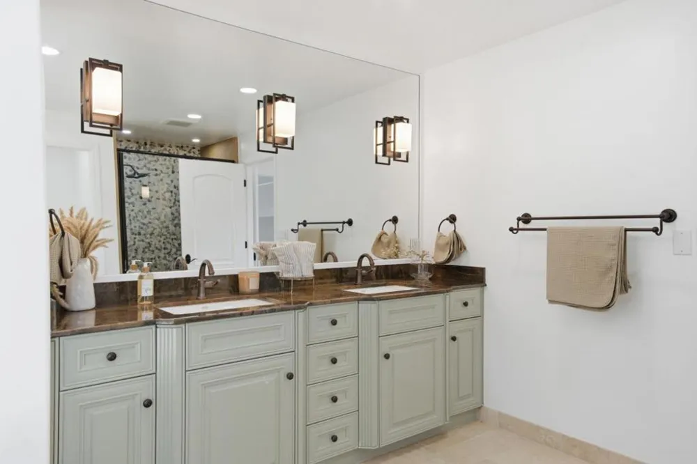 28505 Matadero Creek Lane Los Altos Hills, CA 94022