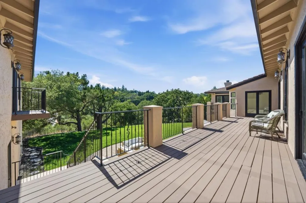28505 Matadero Creek Lane Los Altos Hills, CA 94022