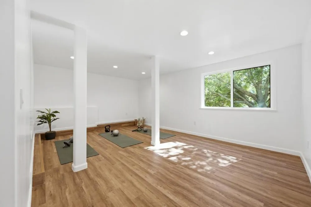28505 Matadero Creek Lane Los Altos Hills, CA 94022