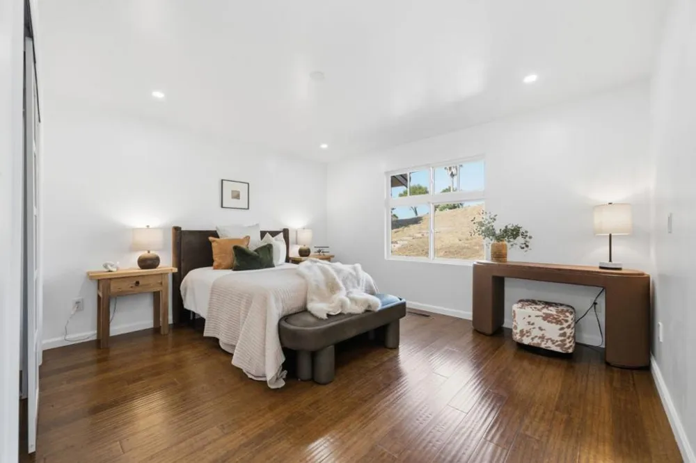 28505 Matadero Creek Lane Los Altos Hills, CA 94022