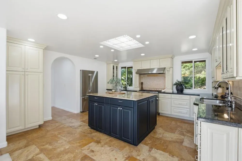 28505 Matadero Creek Lane Los Altos Hills, CA 94022