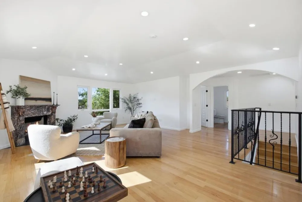 28505 Matadero Creek Lane Los Altos Hills, CA 94022
