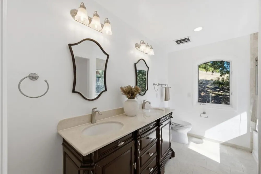 28505 Matadero Creek Lane Los Altos Hills, CA 94022