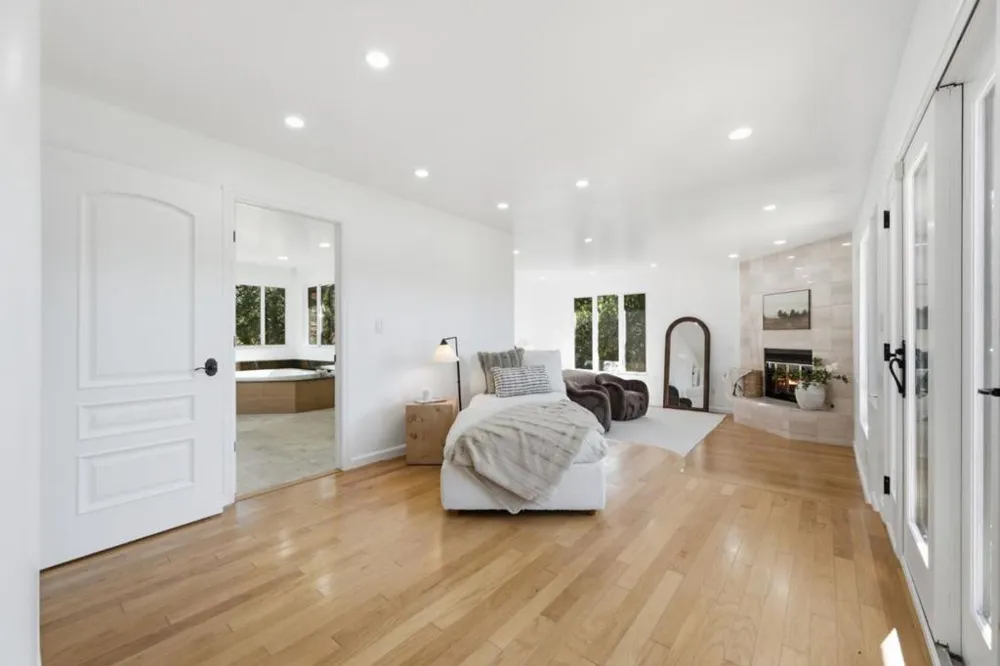 28505 Matadero Creek Lane Los Altos Hills, CA 94022