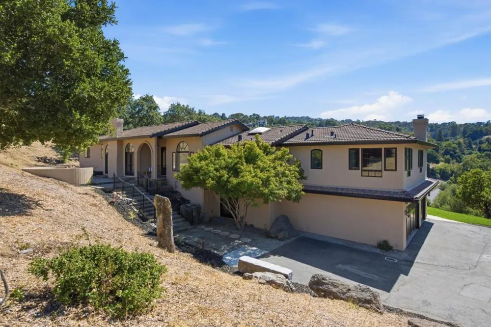 28505 Matadero Creek Lane Los Altos Hills, CA 94022