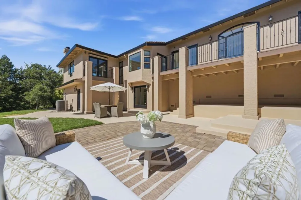 28505 Matadero Creek Lane Los Altos Hills, CA 94022