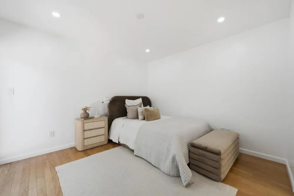 28505 Matadero Creek Lane Los Altos Hills, CA 94022