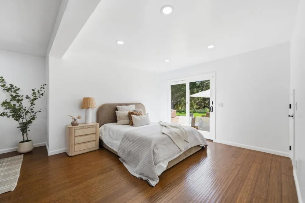 28505 Matadero Creek Lane Los Altos Hills, CA 94022