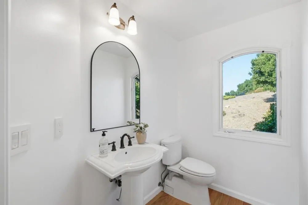 28505 Matadero Creek Lane Los Altos Hills, CA 94022