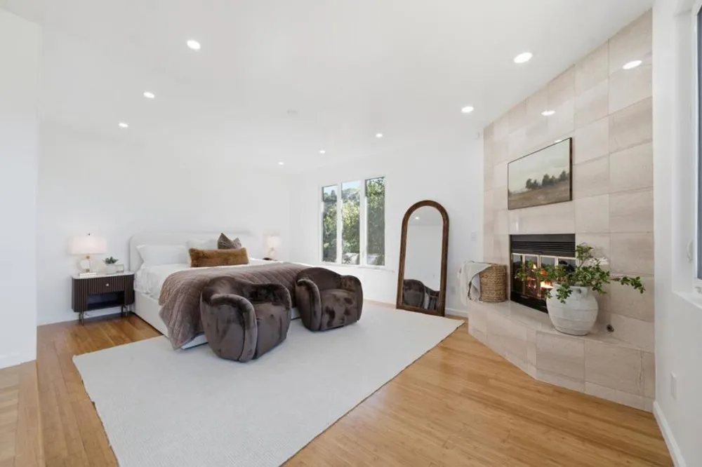 28505 Matadero Creek Lane Los Altos Hills, CA 94022