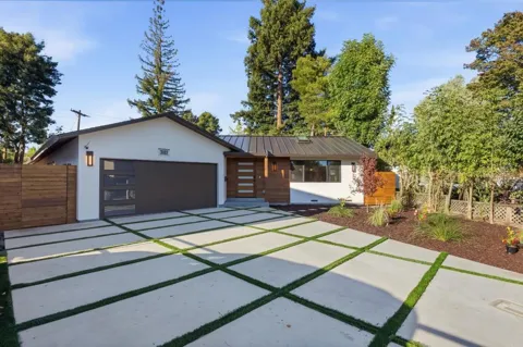 3102 Flowers Lane