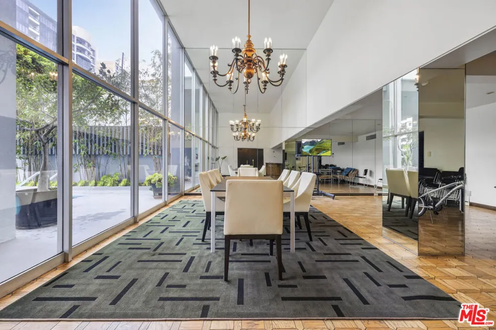 10701 Wilshire Boulevard #2202 Los Angeles, CA 90024
