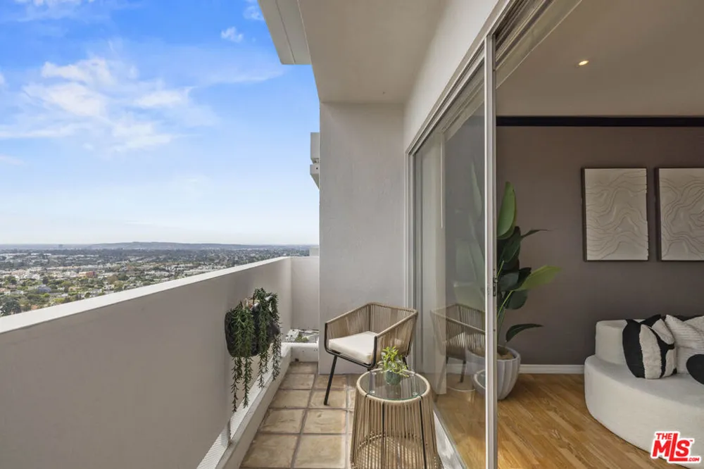 10701 Wilshire Boulevard #2202 Los Angeles, CA 90024