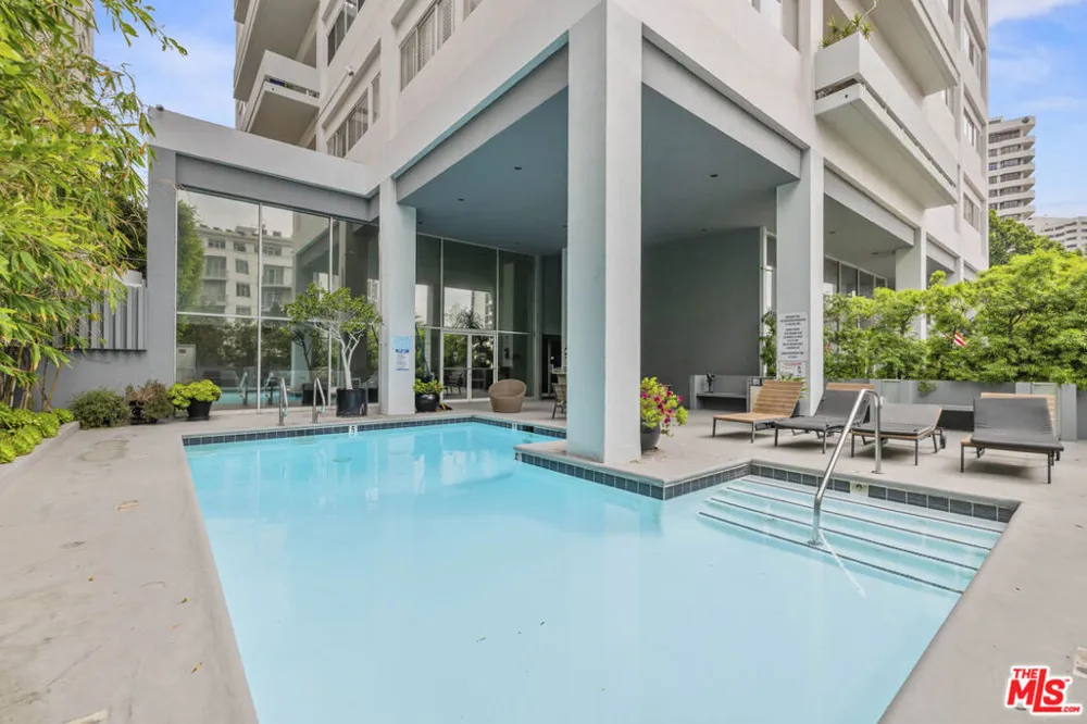 10701 Wilshire Boulevard #2202 Los Angeles, CA 90024
