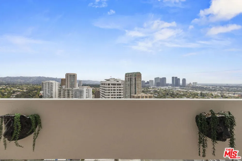 10701 Wilshire Boulevard #2202 Los Angeles, CA 90024
