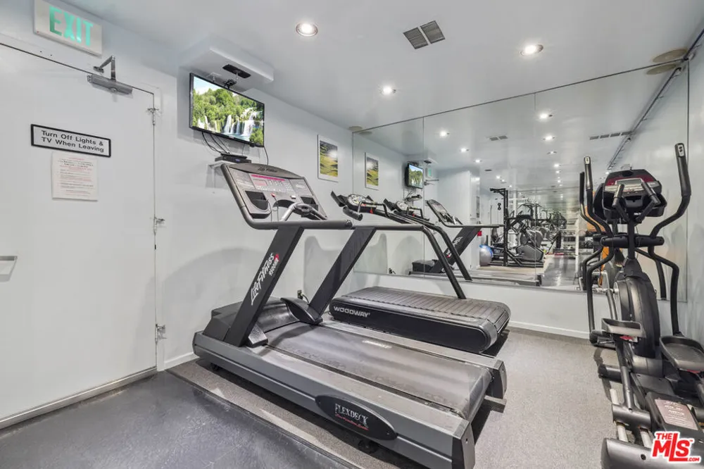 10701 Wilshire Boulevard #2202 Los Angeles, CA 90024