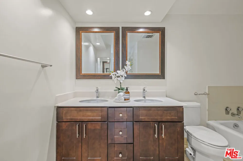 10701 Wilshire Boulevard #2202 Los Angeles, CA 90024