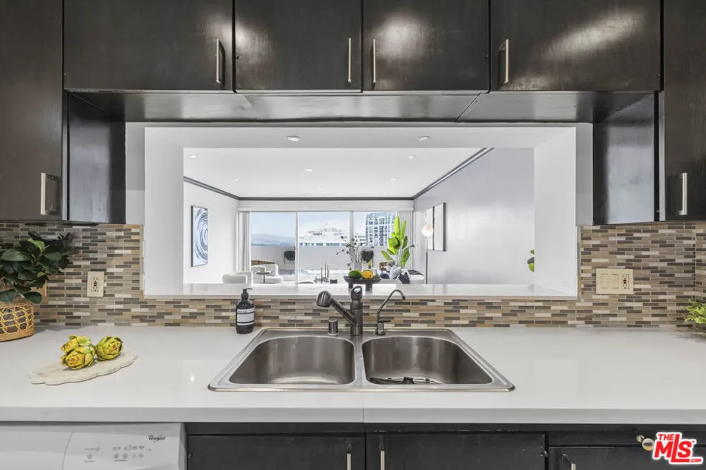 10701 Wilshire Boulevard #2202 Los Angeles, CA 90024