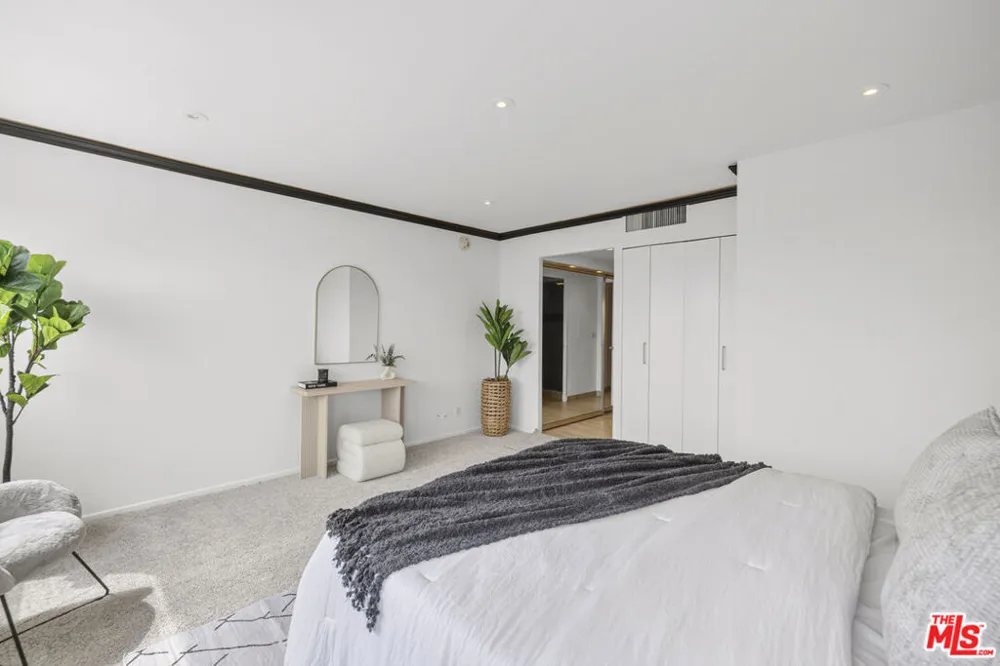 10701 Wilshire Boulevard #2202 Los Angeles, CA 90024