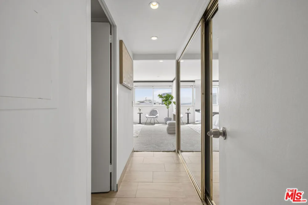 10701 Wilshire Boulevard #2202 Los Angeles, CA 90024