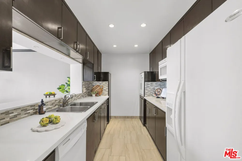 10701 Wilshire Boulevard #2202 Los Angeles, CA 90024
