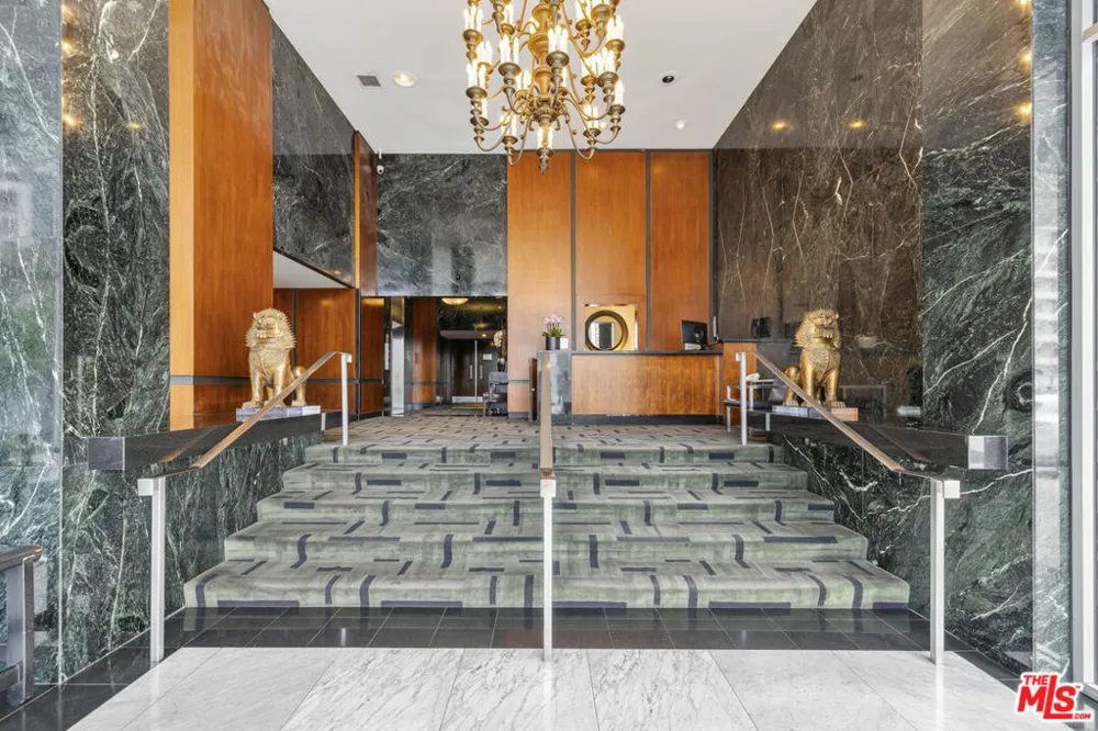 10701 Wilshire Boulevard #2202 Los Angeles, CA 90024