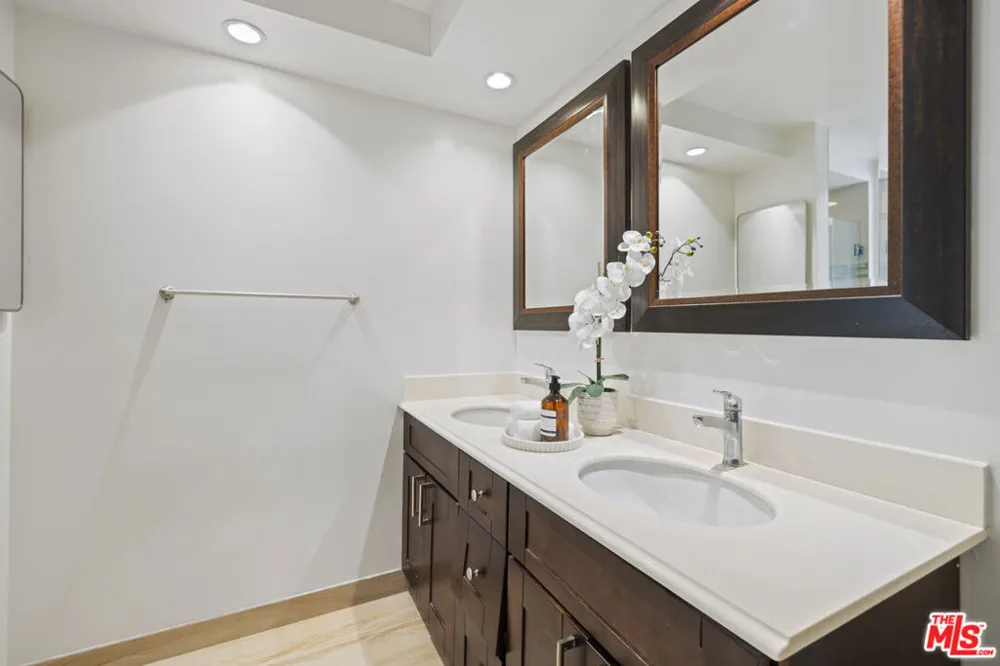 10701 Wilshire Boulevard #2202 Los Angeles, CA 90024
