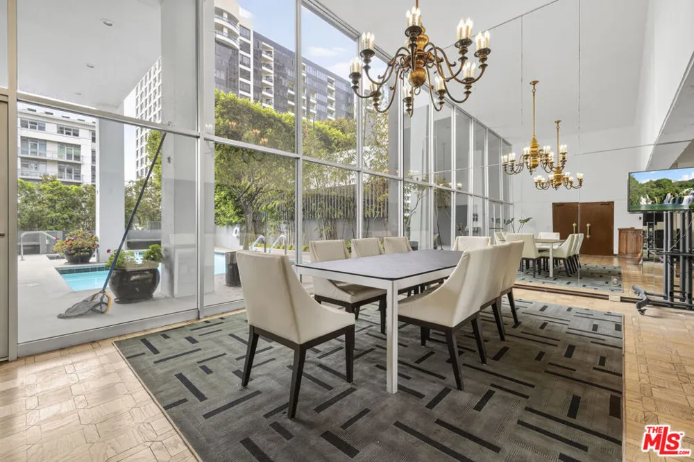 10701 Wilshire Boulevard #2202 Los Angeles, CA 90024