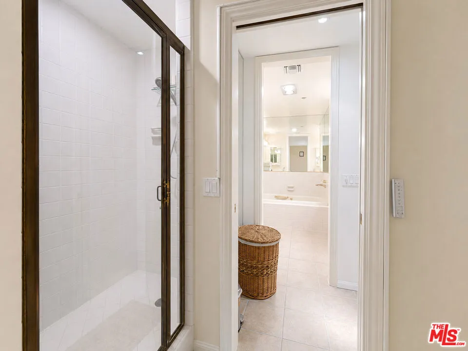 10550 Wilshire Boulevard #1001 Los Angeles, CA 90024