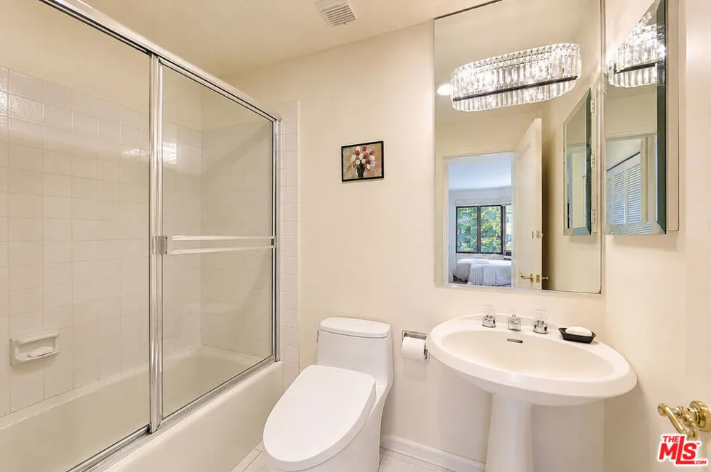 10550 Wilshire Boulevard #1001 Los Angeles, CA 90024