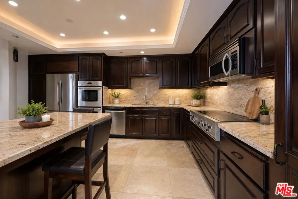 10550 Wilshire Boulevard #1001 Los Angeles, CA 90024