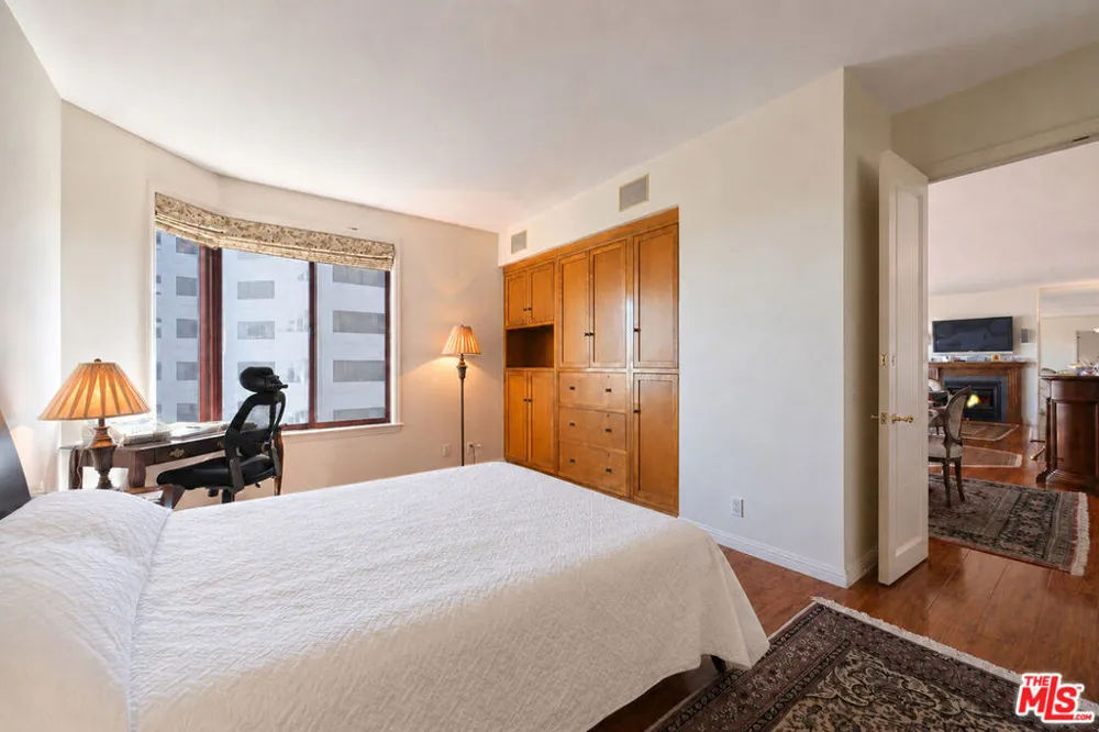 10550 Wilshire Boulevard #1001 Los Angeles, CA 90024