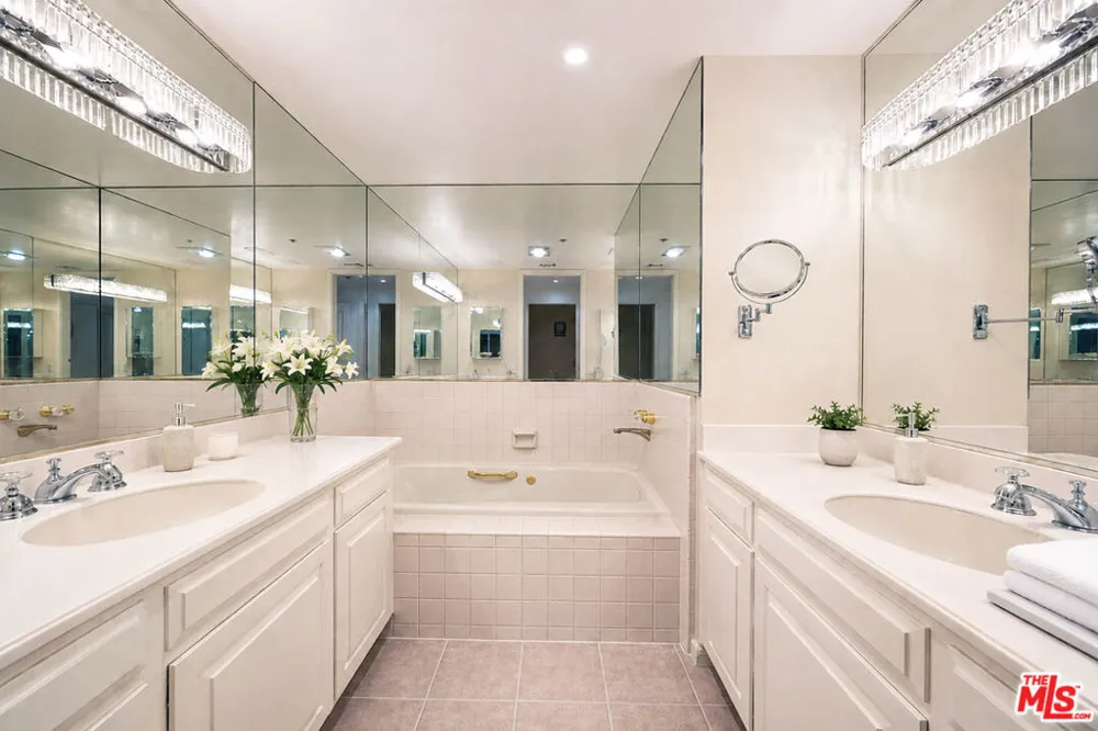 10550 Wilshire Boulevard #1001 Los Angeles, CA 90024