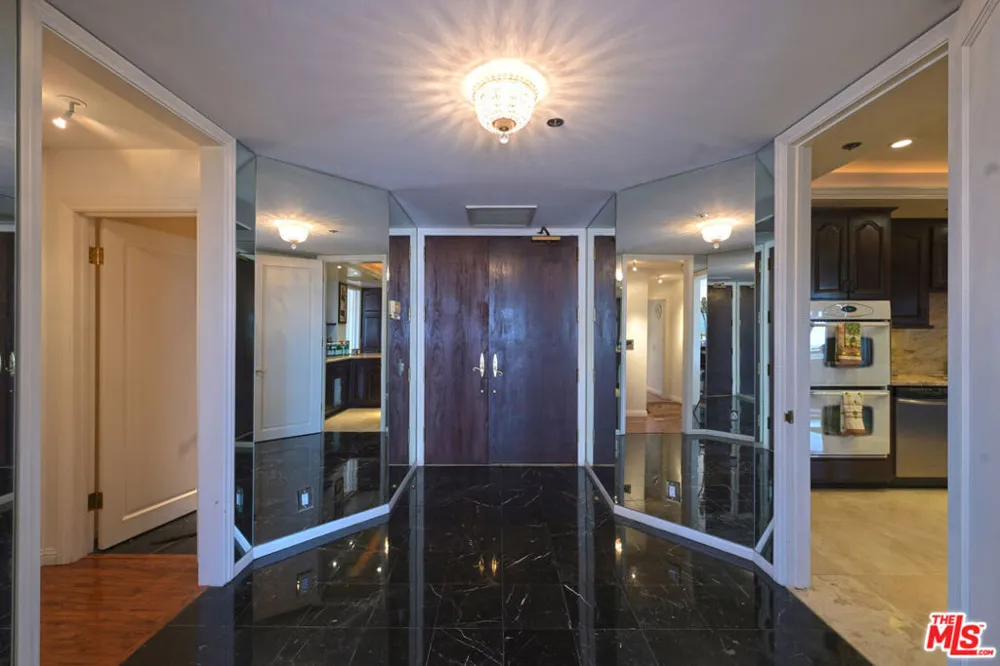 10550 Wilshire Boulevard #1001 Los Angeles, CA 90024