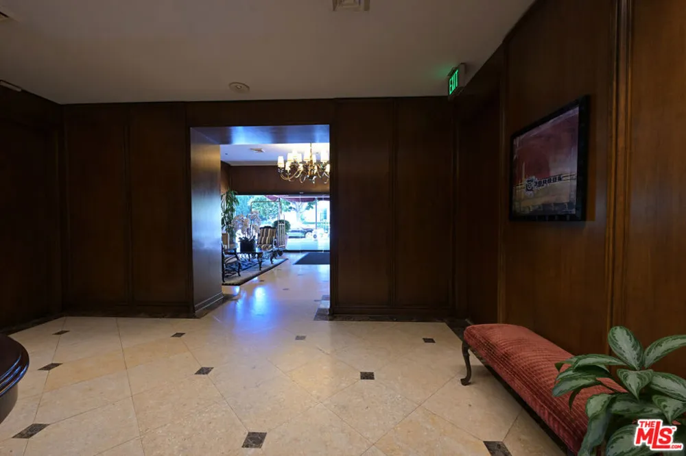 10550 Wilshire Boulevard #1001 Los Angeles, CA 90024