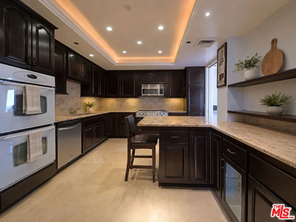 10550 Wilshire Boulevard #1001 Los Angeles, CA 90024