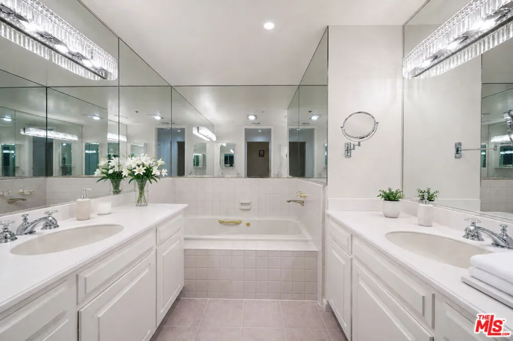 10550 Wilshire Boulevard #1001 Los Angeles, CA 90024