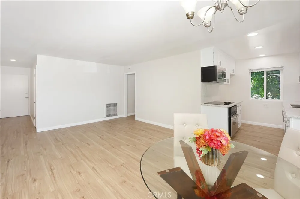 1405 E 1st #10 Long Beach, CA 90802