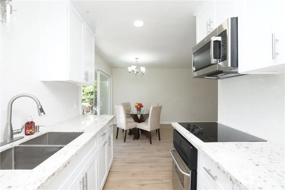 1405 E 1st #10 Long Beach, CA 90802