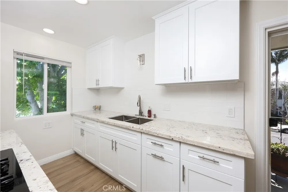 1405 E 1st #10 Long Beach, CA 90802