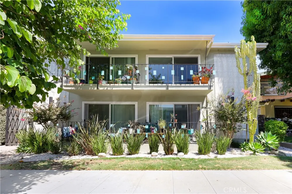 1405 E 1st #10 Long Beach, CA 90802