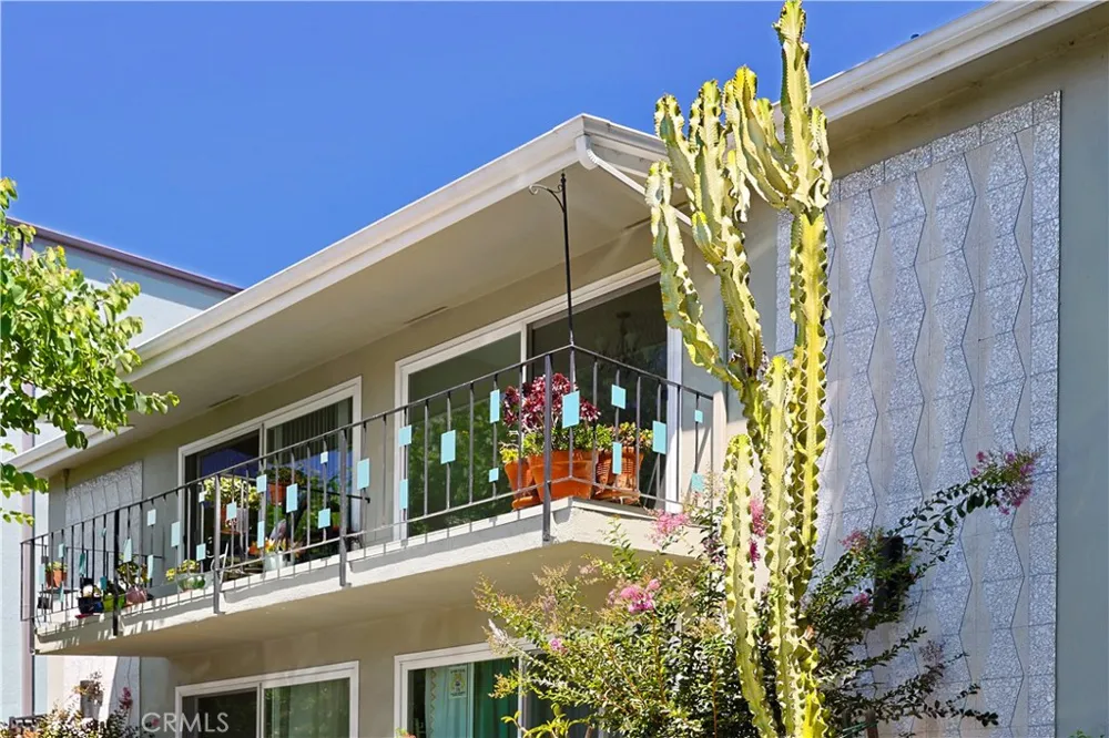 1405 E 1st #10 Long Beach, CA 90802