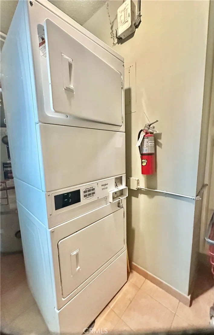 1405 E 1st #10 Long Beach, CA 90802